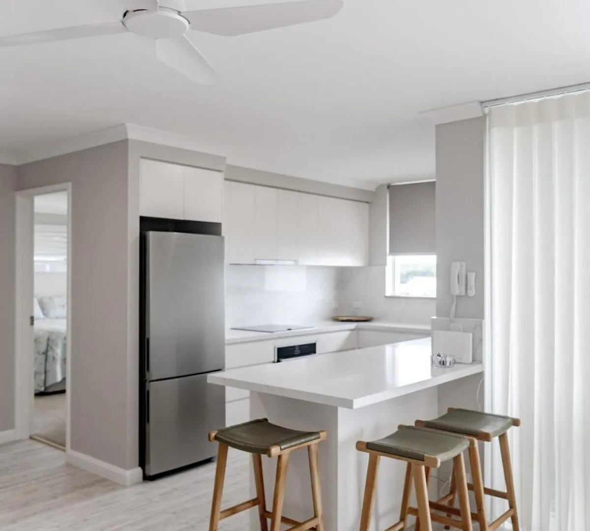 The Rivers Edge Retreat - Glistening Blue Views Noosaville Apartment