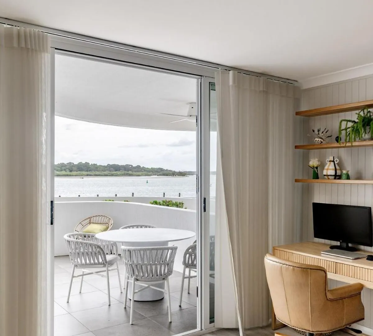 Apartment The Rivers Edge Retreat - Glistening Blue Views Noosaville Australia
